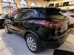 نيسان قاشقاي